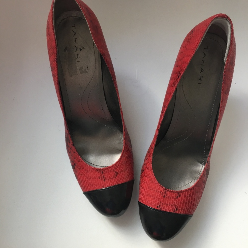 TAHARI Heels ♥️️ - Picture 6 of 8